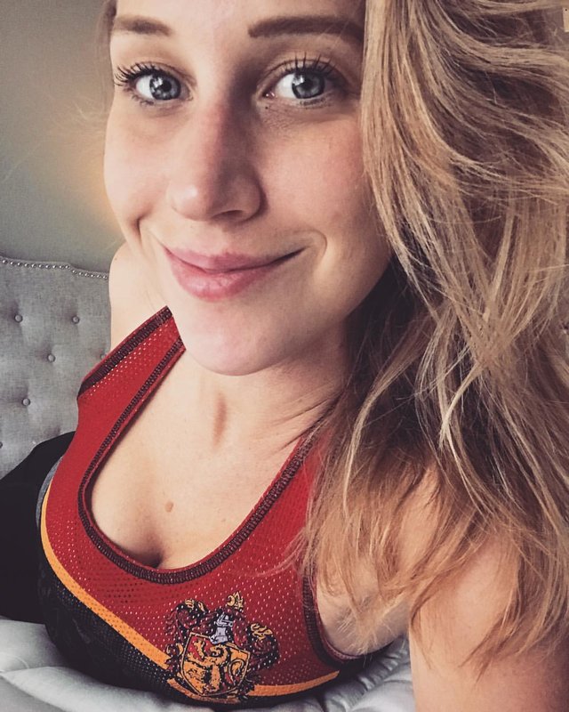 Maude Cleavage.jpg