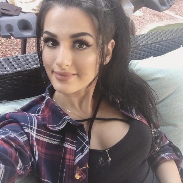 sssniperwolf_instagram_sep_2016_OKSbpaxQ.sized.jpg.db6f0030006ed11169b67d68d85aeb80.jpg