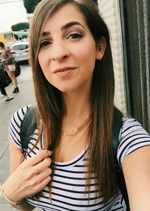 Gabbie-Hanna-in-an-Instagram-selfie-as-seen-in-September-2016.jpg