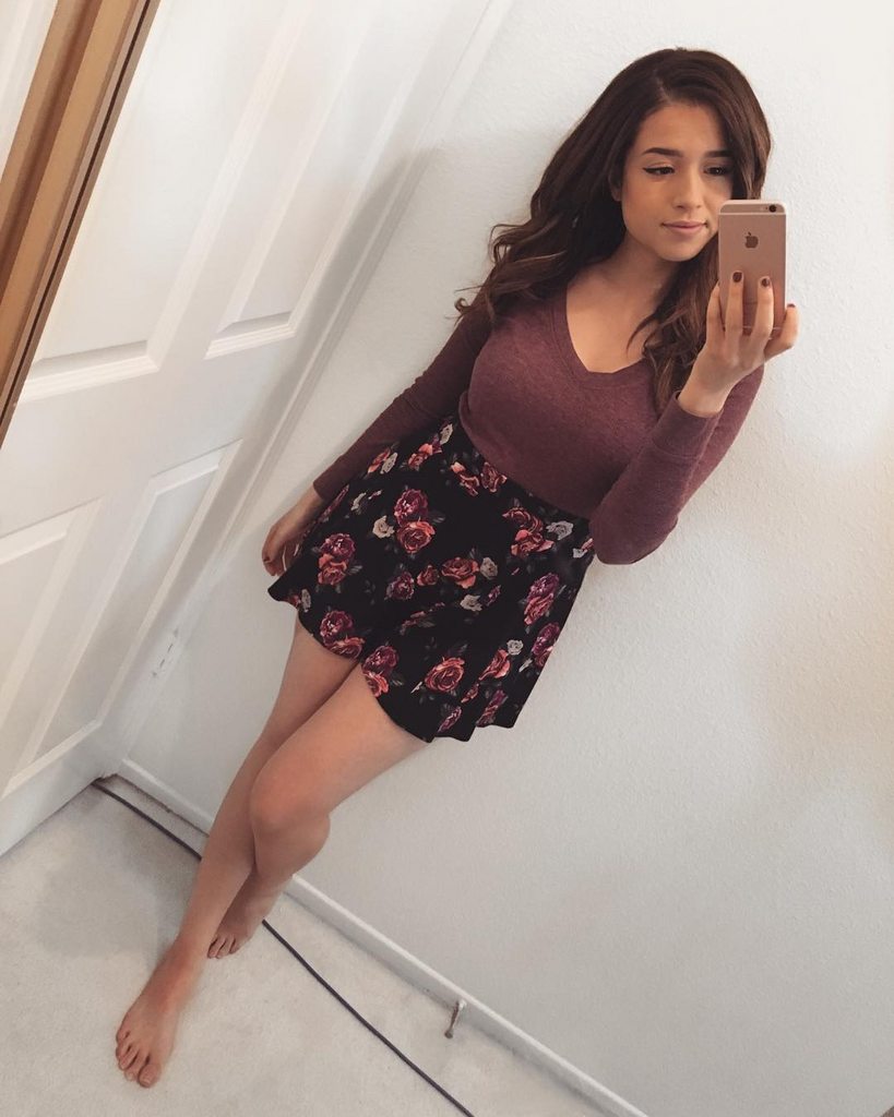 463_pokimane-96.jpg