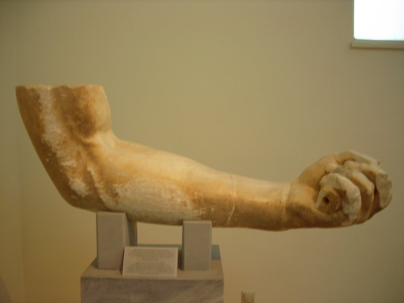 Hellenistic_arm_of_a_statue_of_Zeus.jpg