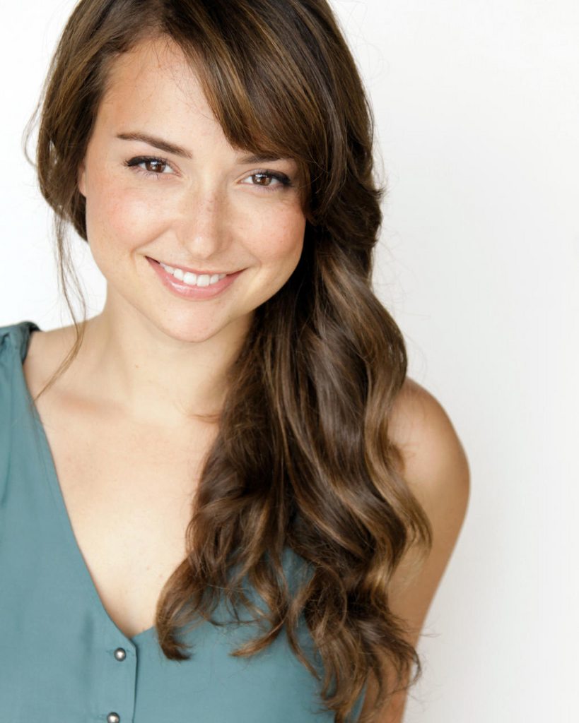 Milana-Vayntrub-att-8.jpg