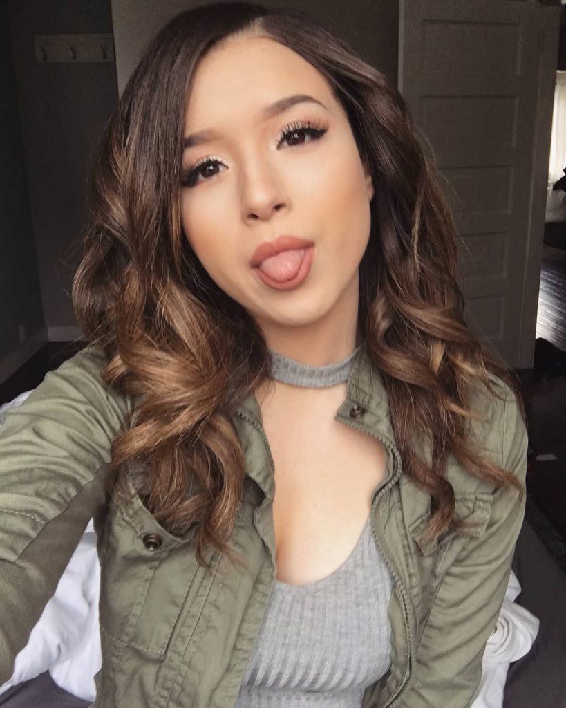 753_pokimane-93.jpg