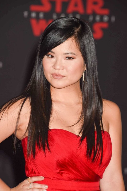 Kelly-Marie-Tran--Star-Wars--The-Last-Jedi-Premiere--05-662x995.jpg