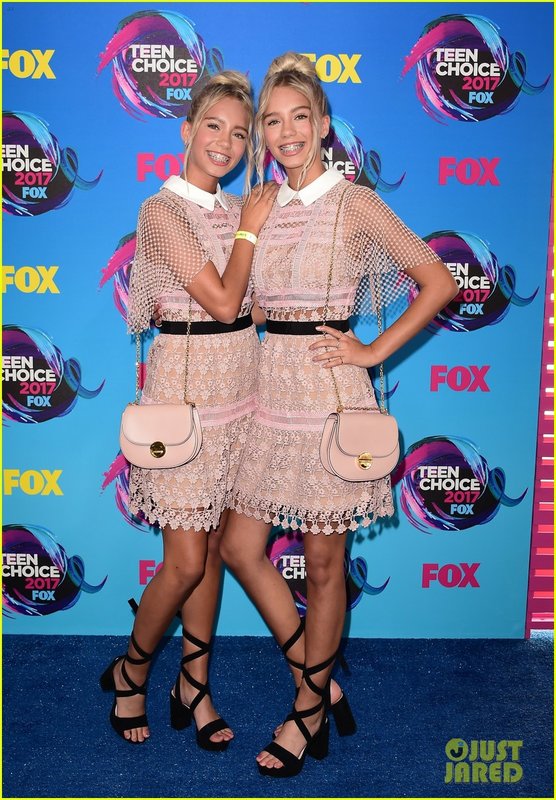 merrell-twins-eva-gutowski-olivia-jade-lisa-lena-teen-choice-awards-01.jpg