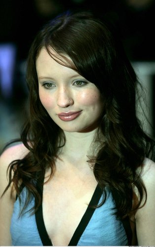 -Lemony-Snicket-s-A-Series-of-Unfortunate-Events-London-Premiere-2004-emily-browning-17890669-314-500.jpg