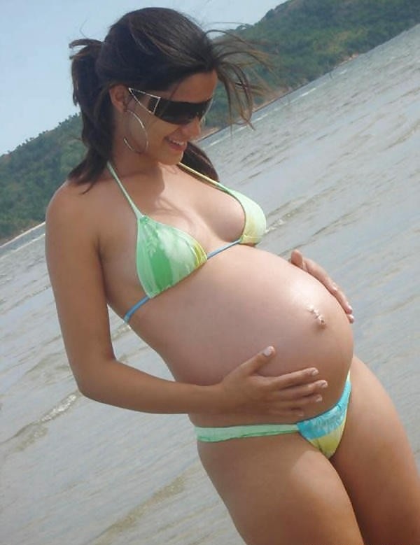 Knocked_up_girl_bikini_picture_82.jpg