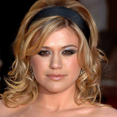 kelly-clarkson-t2668.jpg