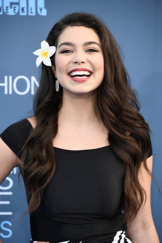 Aulii-Cravalho.jpg