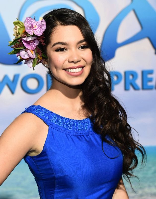 Aulii-Cravalho_-Moana-LA-Premiere--14-662x843.jpg