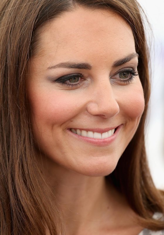 Catherine__Duchess_of_Cambridge_-_Bacon_s_College_-_London_-_260712_529.jpg