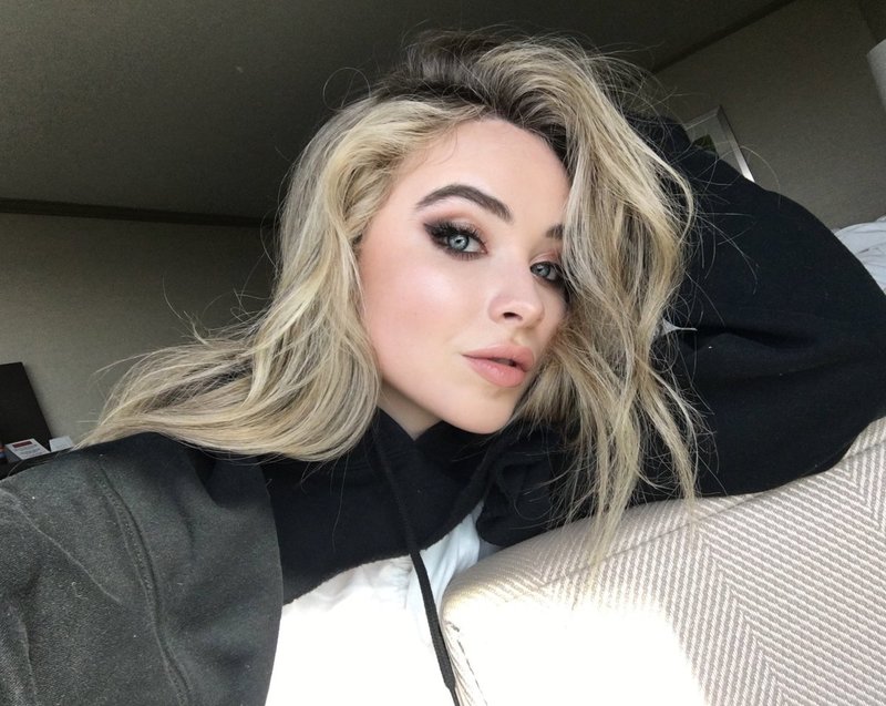 Sabrina Carpenter.jpg