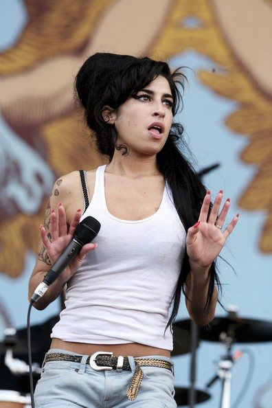 Amy+Winehouse+Isle+Wight+Festival+2007+Day+HoBNXxahU7ul.jpg