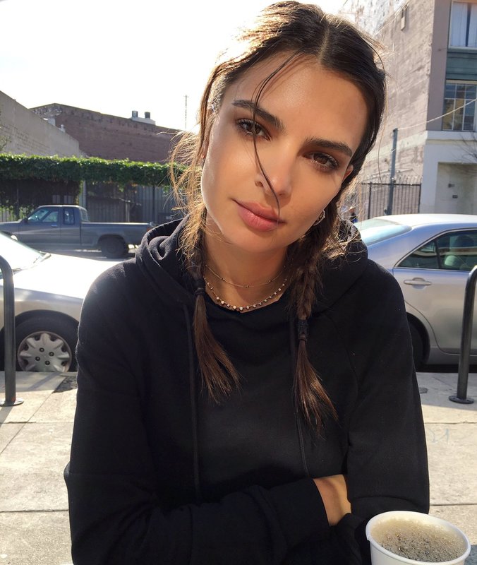 emily ratajkowski 32.jpg