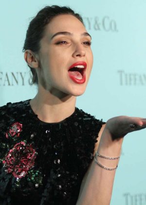 Gal-Gadot_-Tiffany-and-Co-Store-Renovation-Unveiling--14-300x420.jpg