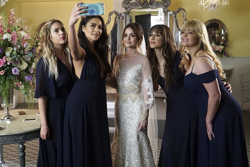 ashley benson, shay mitchell, lucy hale, troian bellisario & sasha pieterse 8.jpg