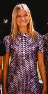 Maureen-McCormick-the-brady-bunch-11481487-201-394.jpg