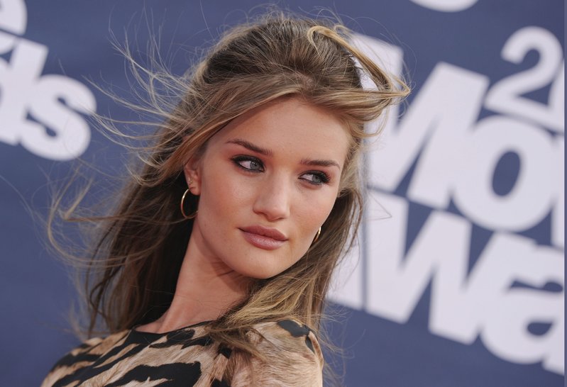 rosie-huntington-whiteley-wallpapers-03-3162x2160.jpg