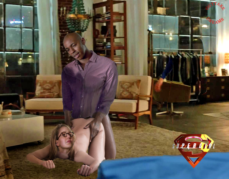 Supergirl Kara & Jimmy Doggy crop2.jpg